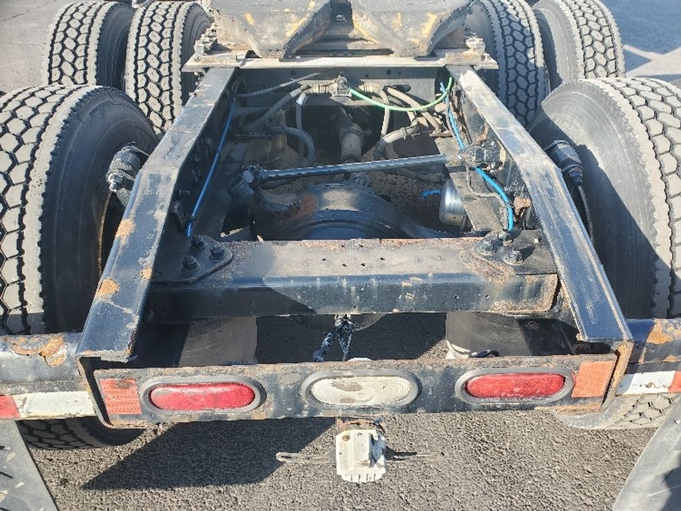 Sleeper Tractor-Heavy Duty Tractors-Freightliner-2020-T12664ST-White Deer-PA-687,234\n\t\tmiles-$ 42,000 - Image 6