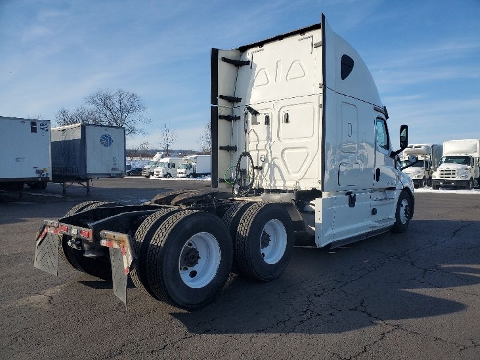 Sleeper Tractor-Heavy Duty Tractors-Freightliner-2020-T12664ST-White Deer-PA-687,234\n\t\tmiles-$ 42,000 - Image 7