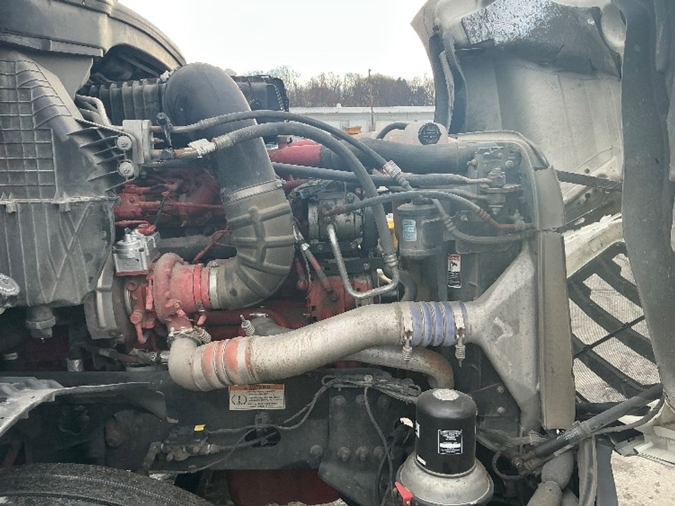 Sleeper Tractor-Heavy Duty Tractors-Freightliner-2020-T12664ST-Wilkes Barre-PA-617,877\n\t\tmiles-$ 51,000 - Image 20