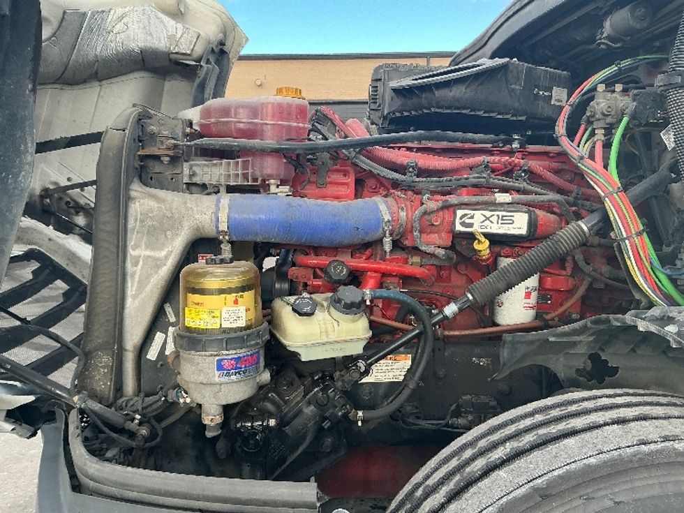 Sleeper Tractor-Heavy Duty Tractors-Freightliner-2020-T12664ST-Wilkes Barre-PA-617,877\n\t\tmiles-$ 51,000 - Image 21