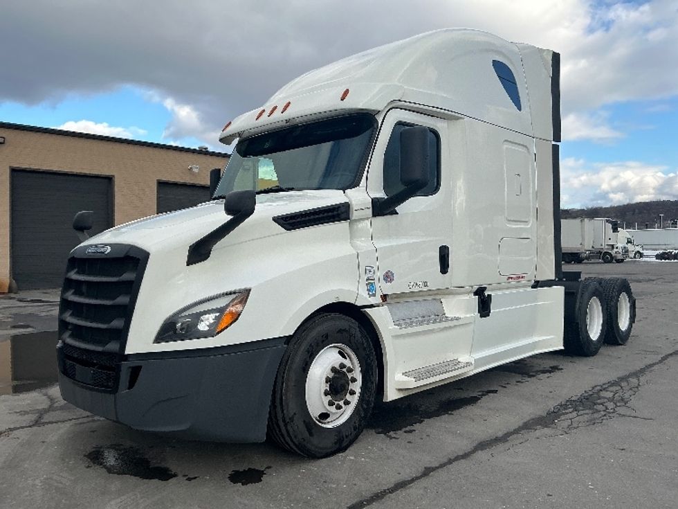 Sleeper Tractor-Heavy Duty Tractors-Freightliner-2020-T12664ST-Wilkes Barre-PA-617,877\n\t\tmiles-$ 51,000 - Image 3
