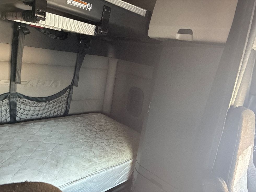 Sleeper Tractor-Heavy Duty Tractors-Freightliner-2020-T12664ST-Wilmington-OH-515,514\n\t\tmiles-$ 60,500 - Image 18