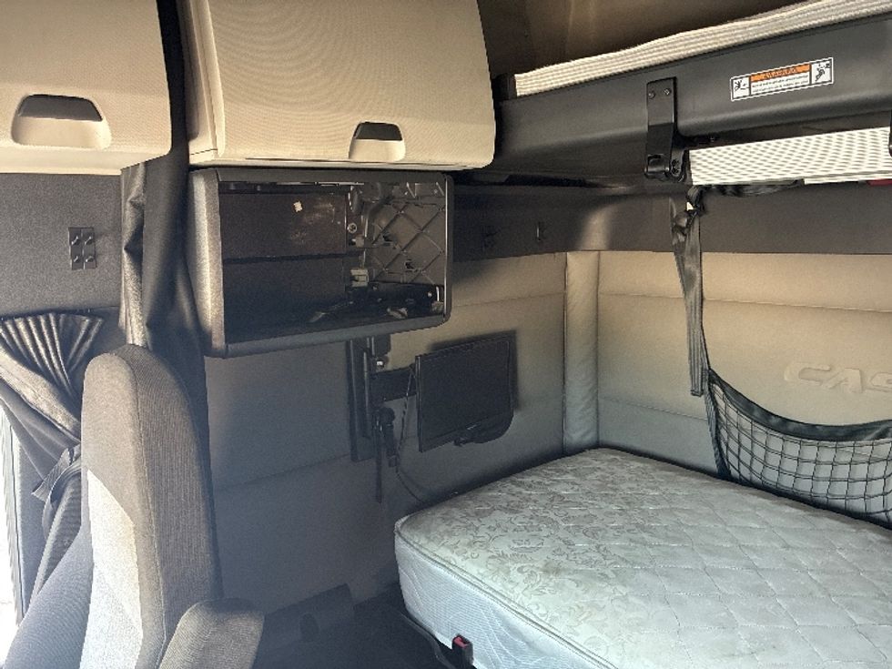 Sleeper Tractor-Heavy Duty Tractors-Freightliner-2020-T12664ST-Wilmington-OH-515,514\n\t\tmiles-$ 60,500 - Image 19