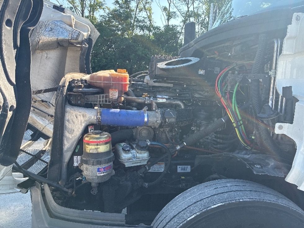 Sleeper Tractor-Heavy Duty Tractors-Freightliner-2020-T12664ST-Wilmington-OH-515,514\n\t\tmiles-$ 60,500 - Image 21