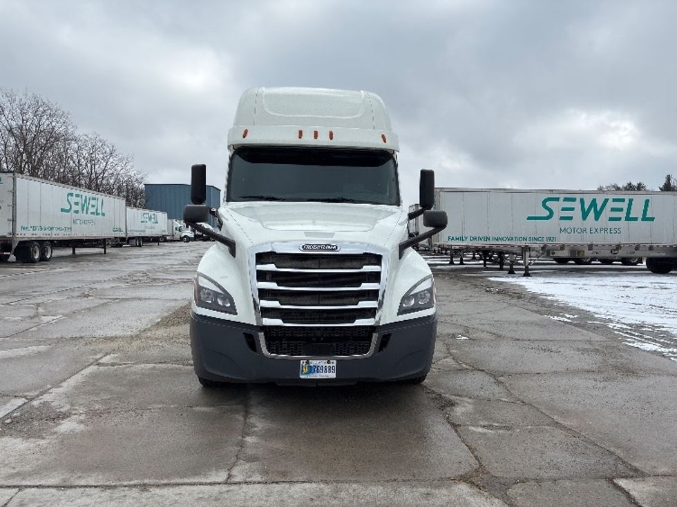 Sleeper Tractor-Heavy Duty Tractors-Freightliner-2020-T12664ST-Wilmington-OH-563,653\n\t\tmiles-$ 55,250 - Image 2