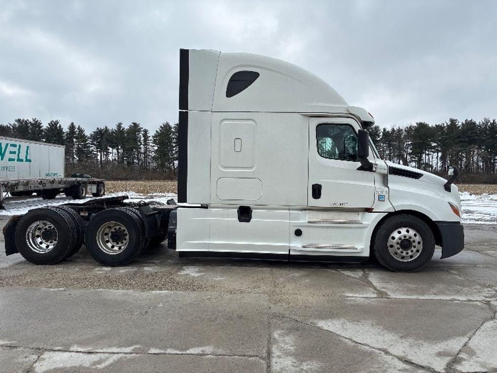 Sleeper Tractor-Heavy Duty Tractors-Freightliner-2020-T12664ST-Wilmington-OH-563,653\n\t\tmiles-$ 55,250 - Image 8