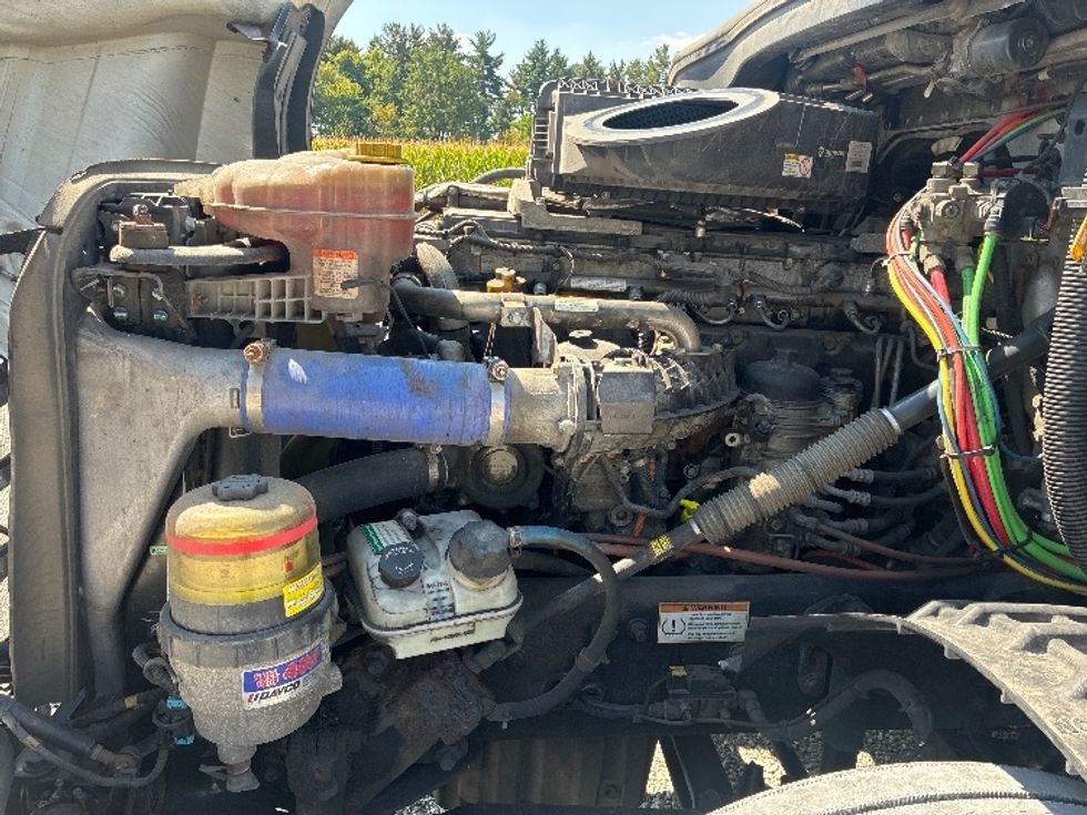 Sleeper Tractor-Heavy Duty Tractors-Freightliner-2020-T12664ST-Wilmington-OH-617,274\n\t\tmiles-$ 52,250 - Image 21