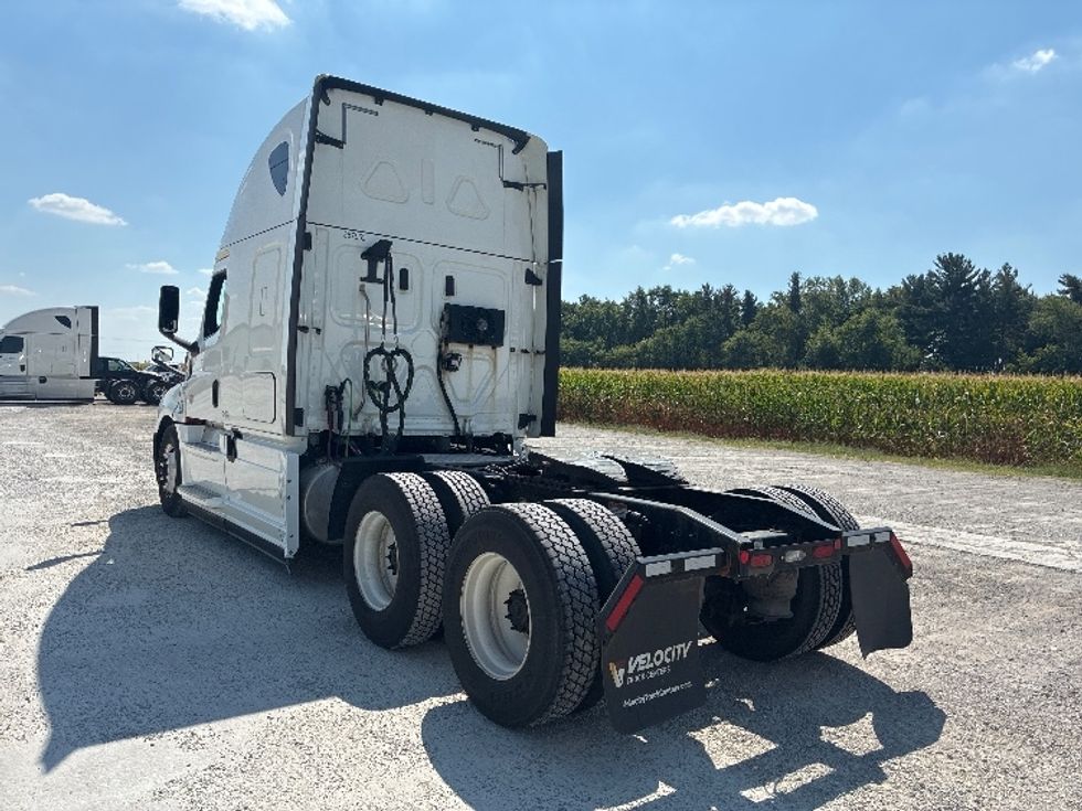 Sleeper Tractor-Heavy Duty Tractors-Freightliner-2020-T12664ST-Wilmington-OH-617,274\n\t\tmiles-$ 52,250 - Image 5