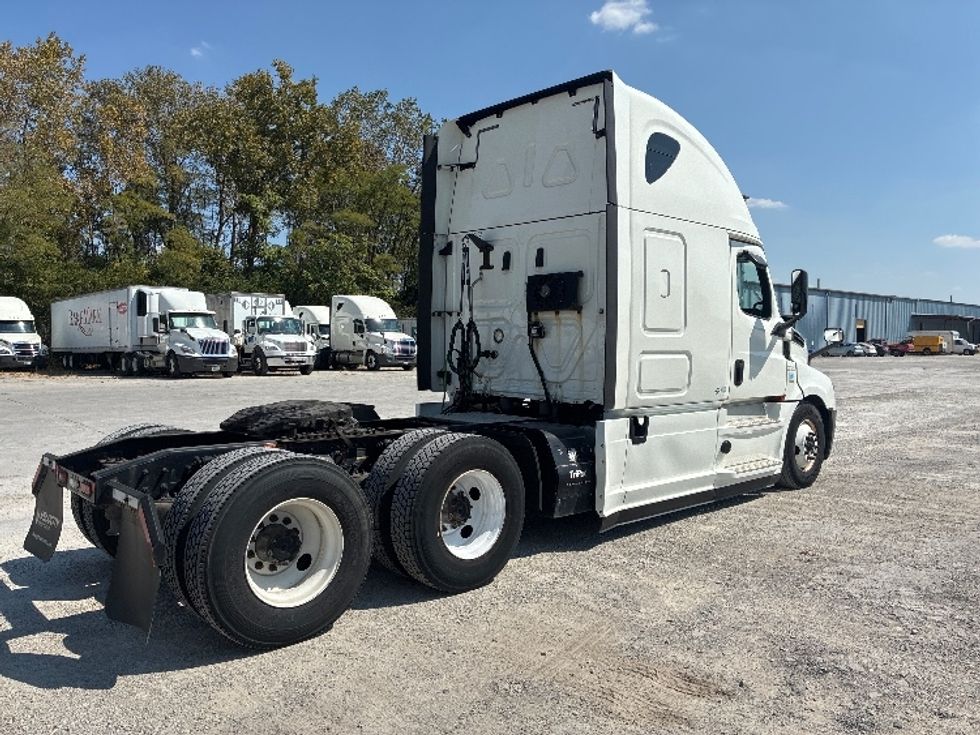 Sleeper Tractor-Heavy Duty Tractors-Freightliner-2020-T12664ST-Wilmington-OH-617,274\n\t\tmiles-$ 52,250 - Image 7