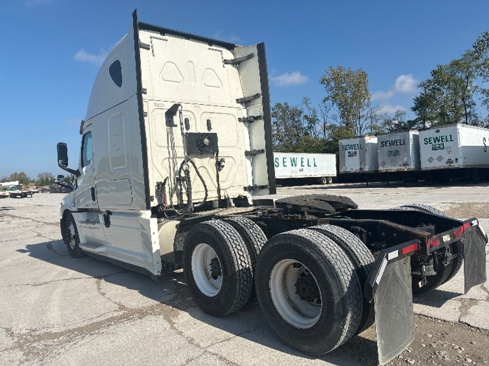 Sleeper Tractor-Heavy Duty Tractors-Freightliner-2020-T12664ST-Wilmington-OH-619,273\n\t\tmiles-$ 53,500 - Image 5
