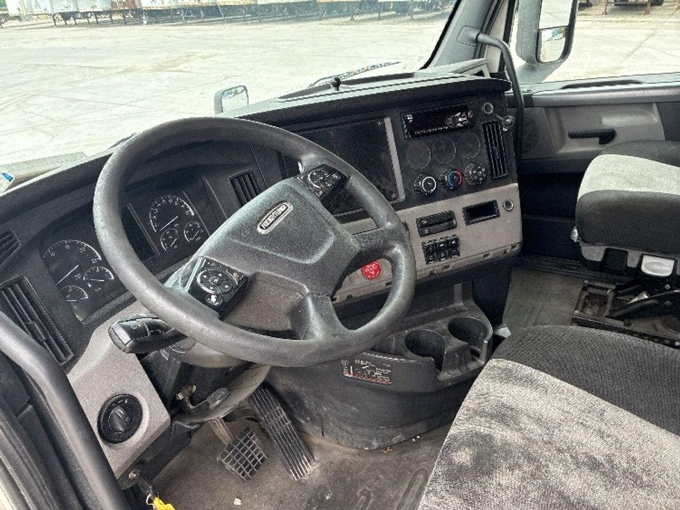 Sleeper Tractor-Heavy Duty Tractors-Freightliner-2020-T12664ST-Wilmington-OH-636,052\n\t\tmiles-$ 50,000 - Image 10