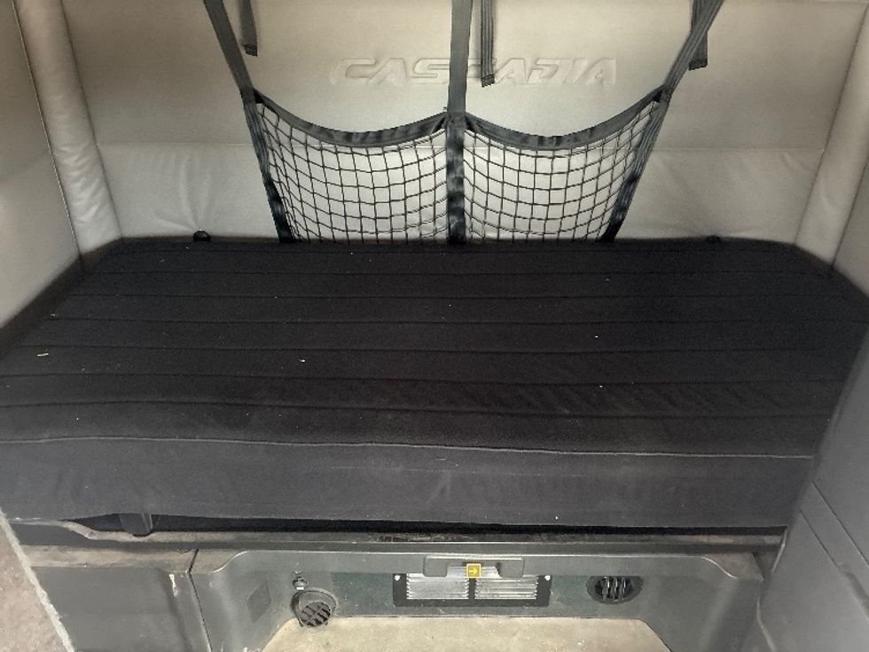 Sleeper Tractor-Heavy Duty Tractors-Freightliner-2020-T12664ST-Wilmington-OH-636,052\n\t\tmiles-$ 50,000 - Image 17