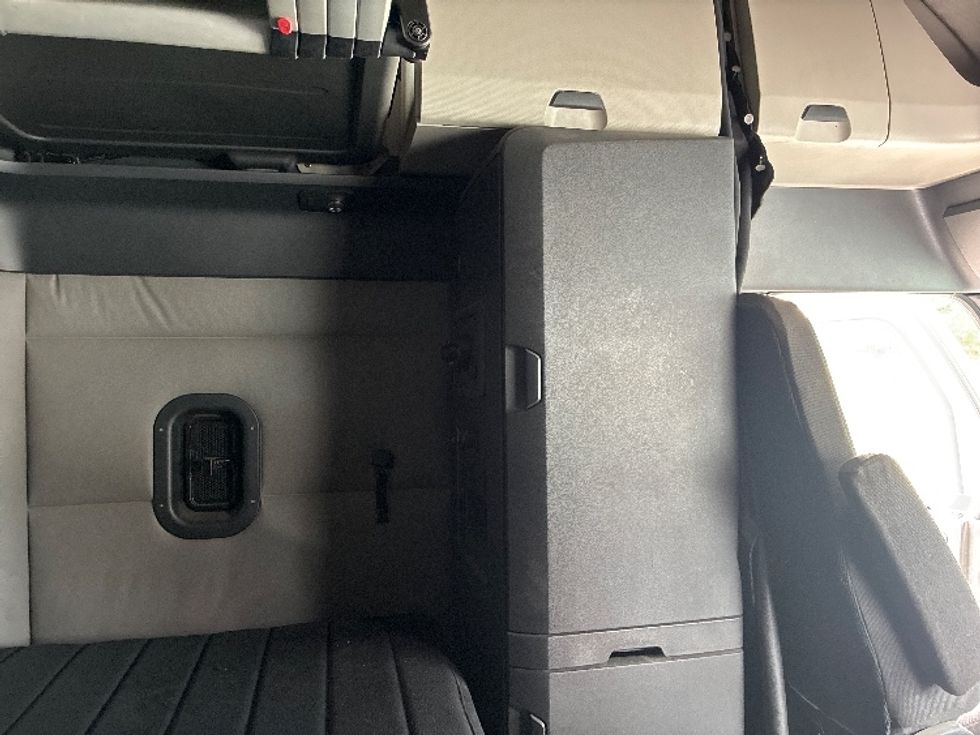 Sleeper Tractor-Heavy Duty Tractors-Freightliner-2020-T12664ST-Wilmington-OH-636,052\n\t\tmiles-$ 50,000 - Image 18