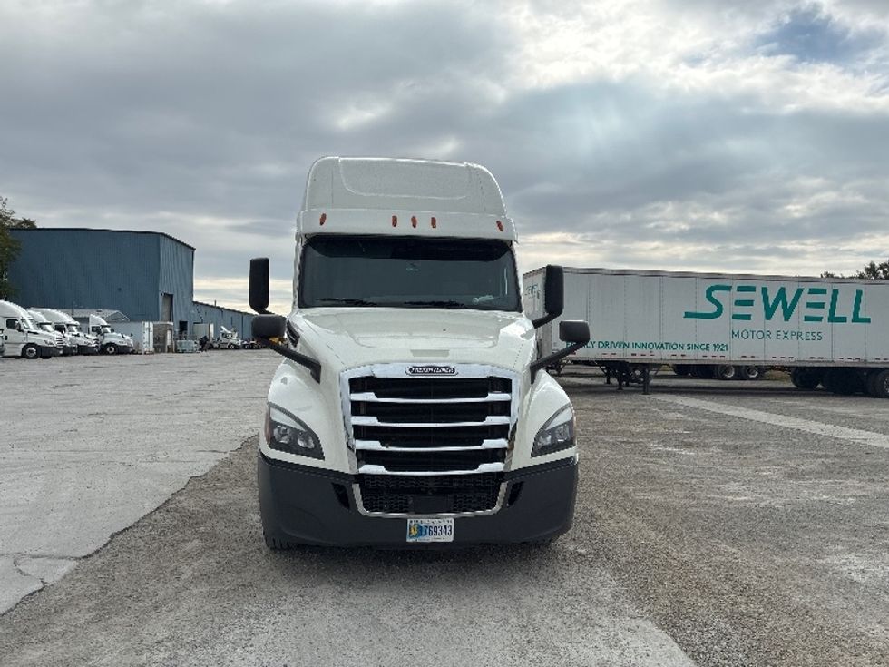 Sleeper Tractor-Heavy Duty Tractors-Freightliner-2020-T12664ST-Wilmington-OH-636,052\n\t\tmiles-$ 50,000 - Image 2