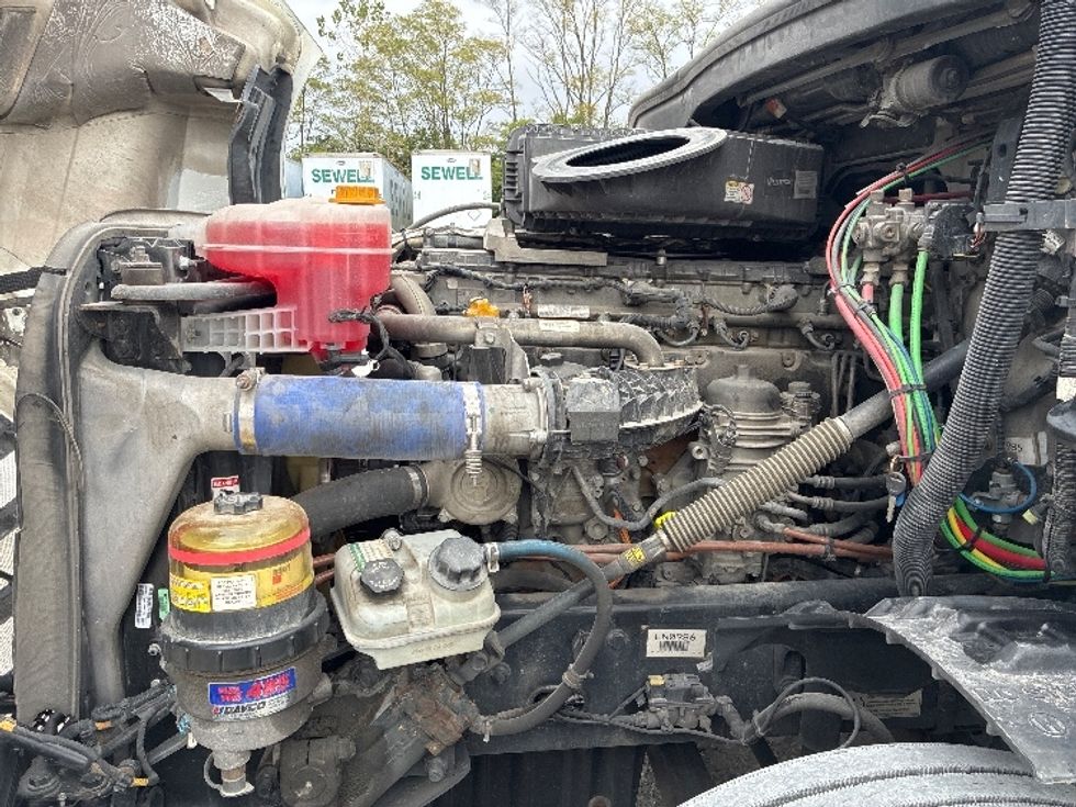 Sleeper Tractor-Heavy Duty Tractors-Freightliner-2020-T12664ST-Wilmington-OH-636,052\n\t\tmiles-$ 50,000 - Image 21