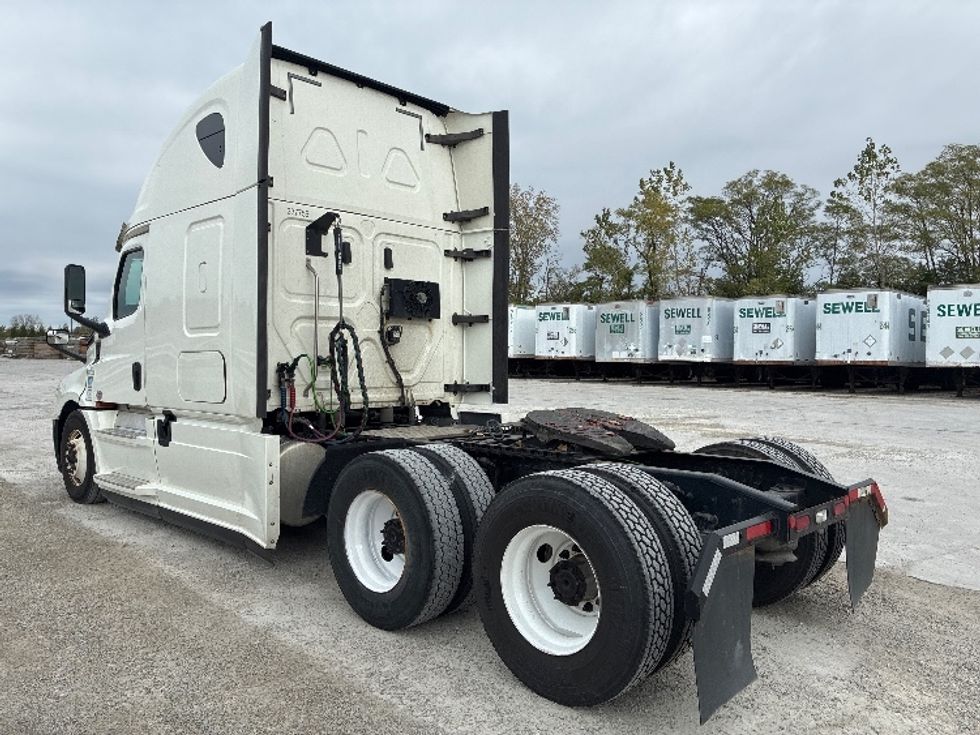 Sleeper Tractor-Heavy Duty Tractors-Freightliner-2020-T12664ST-Wilmington-OH-636,052\n\t\tmiles-$ 50,000 - Image 5