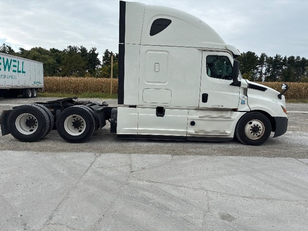 Sleeper Tractor-Heavy Duty Tractors-Freightliner-2020-T12664ST-Wilmington-OH-636,052\n\t\tmiles-$ 50,000 - Image 8
