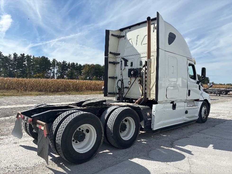 Sleeper Tractor-Heavy Duty Tractors-Freightliner-2020-T12664ST-Wilmington-OH-696,100\n\t\tmiles-$ 47,500 - Image 7