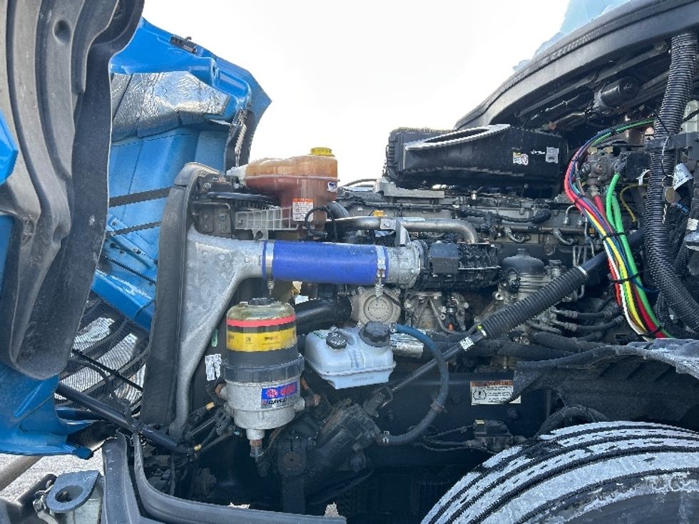 Sleeper Tractor-Heavy Duty Tractors-Freightliner-2020-T12664ST-Windsor-WI-396,209\n\t\tmiles-$ 62,500 - Image 21