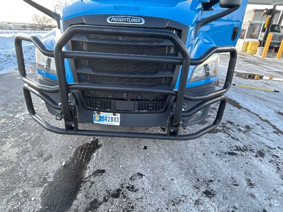 Sleeper Tractor-Heavy Duty Tractors-Freightliner-2020-T12664ST-Windsor-WI-396,209\n\t\tmiles-$ 62,500 - Image 22