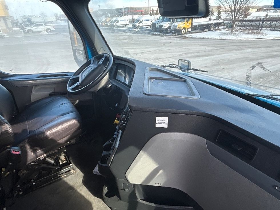 Sleeper Tractor-Heavy Duty Tractors-Freightliner-2020-T12664ST-Windsor-WI-437,590\n\t\tmiles-$ 60,250 - Image 15