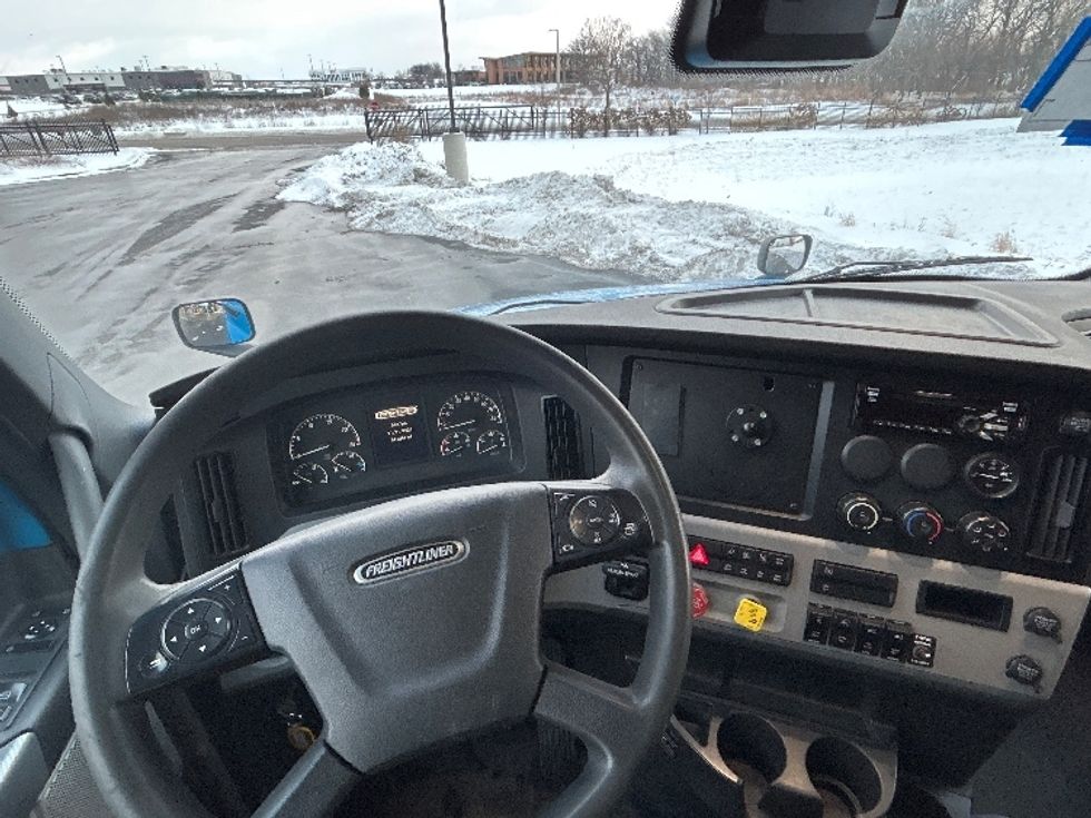 Sleeper Tractor-Heavy Duty Tractors-Freightliner-2020-T12664ST-Windsor-WI-541,576\n\t\tmiles-$ 54,250 - Image 11