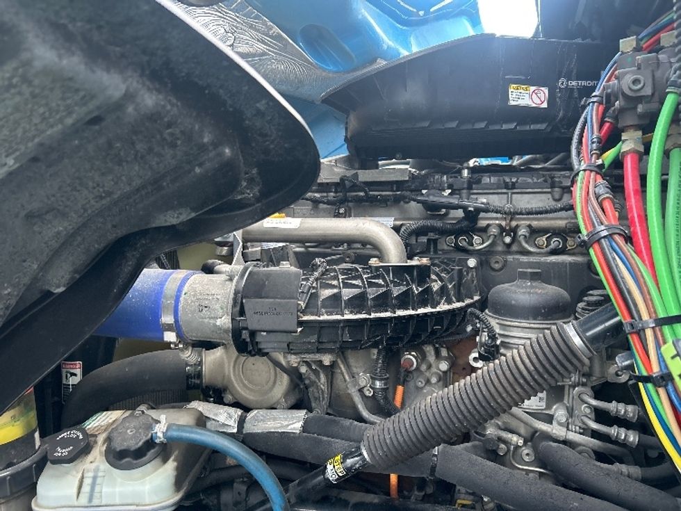 Sleeper Tractor-Heavy Duty Tractors-Freightliner-2020-T12664ST-Windsor-WI-541,576\n\t\tmiles-$ 54,250 - Image 21