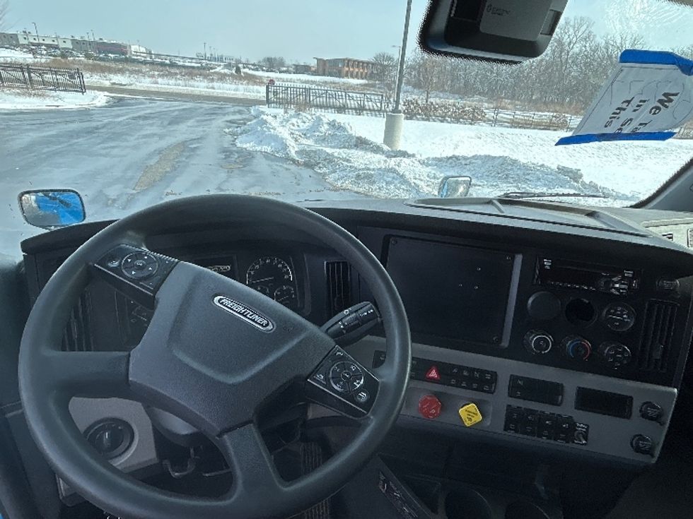 Sleeper Tractor-Heavy Duty Tractors-Freightliner-2020-T12664ST-Windsor-WI-594,463\n\t\tmiles-$ 50,750 - Image 11