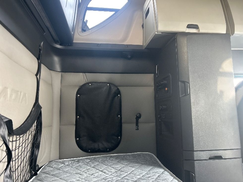 Sleeper Tractor-Heavy Duty Tractors-Freightliner-2020-T12664ST-Windsor-WI-594,463\n\t\tmiles-$ 50,750 - Image 18