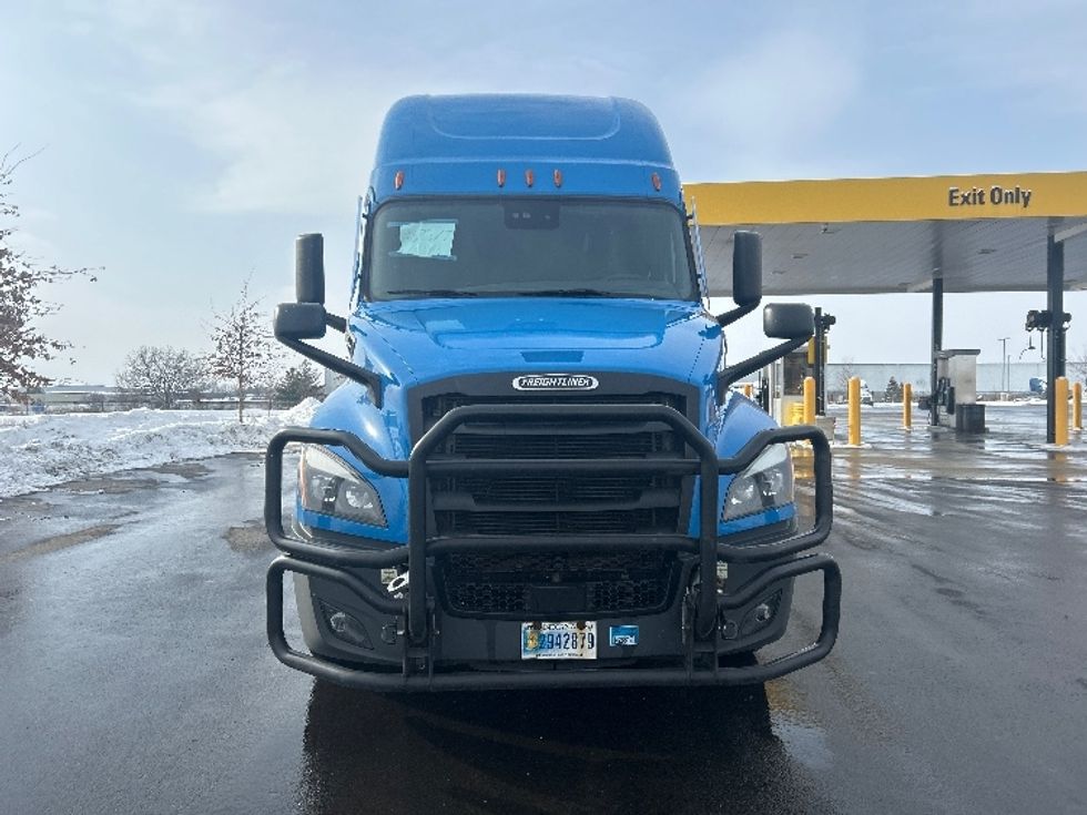 Sleeper Tractor-Heavy Duty Tractors-Freightliner-2020-T12664ST-Windsor-WI-594,463\n\t\tmiles-$ 50,750 - Image 2