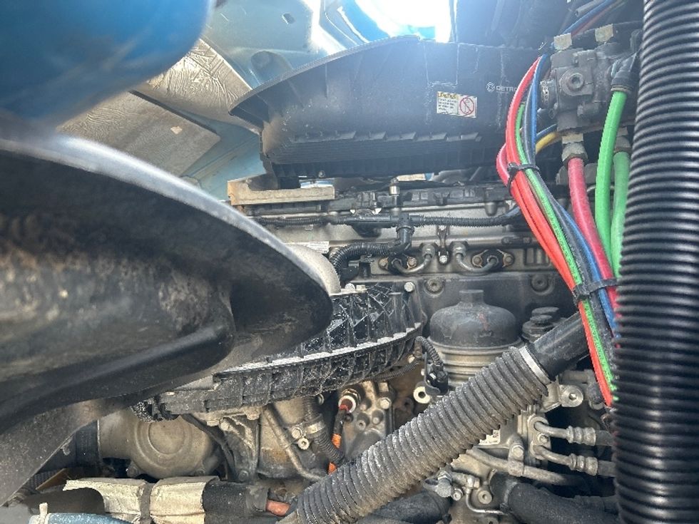 Sleeper Tractor-Heavy Duty Tractors-Freightliner-2020-T12664ST-Windsor-WI-594,463\n\t\tmiles-$ 50,750 - Image 21