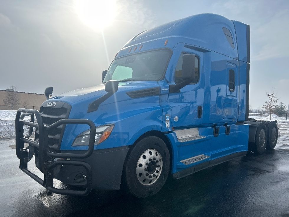 Sleeper Tractor-Heavy Duty Tractors-Freightliner-2020-T12664ST-Windsor-WI-594,463\n\t\tmiles-$ 50,750 - Image 3