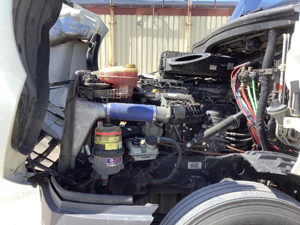 Sleeper Tractor-Heavy Duty Tractors-Freightliner-2020-T12664ST-Winnipeg-MB-824,506\n\t\tkm-$ 85,250 - Image 21