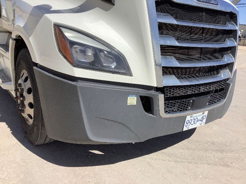 Sleeper Tractor-Heavy Duty Tractors-Freightliner-2020-T12664ST-Winnipeg-MB-824,506\n\t\tkm-$ 85,250 - Image 26