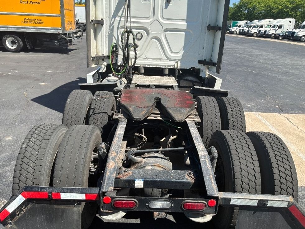 Sleeper Tractor-Heavy Duty Tractors-Freightliner-2020-T12664ST-York-PA-612,057\n\t\tmiles-$ 54,250 - Image 6