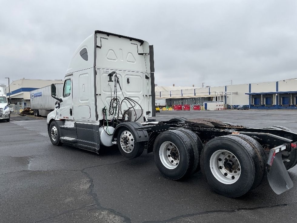 Sleeper Tractor-Heavy Duty Tractors-Freightliner-2020-T12684ST-Clackamas-OR-428,406\n\t\tmiles-$ 76,250 - Image 5