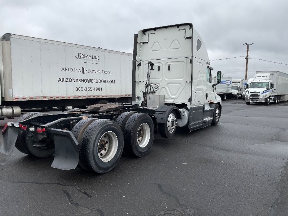 Sleeper Tractor-Heavy Duty Tractors-Freightliner-2020-T12684ST-Clackamas-OR-428,406\n\t\tmiles-$ 76,250 - Image 7