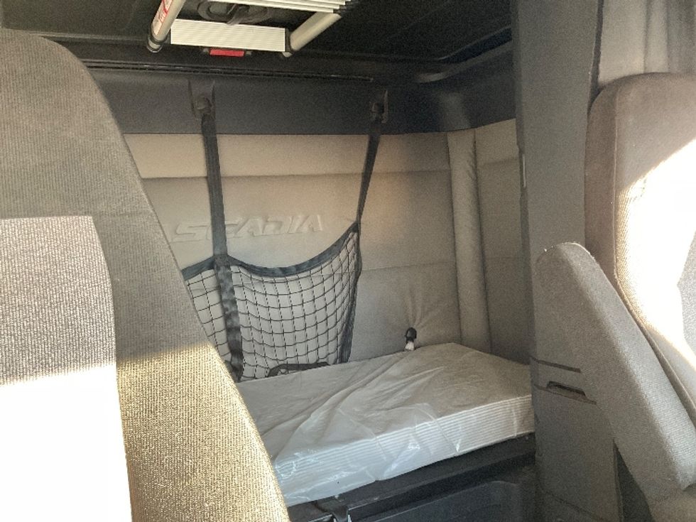 Sleeper Tractor-Heavy Duty Tractors-Freightliner-2020-T12684ST-Clackamas-OR-526,376\n\t\tmiles-$ 70,500 - Image 16