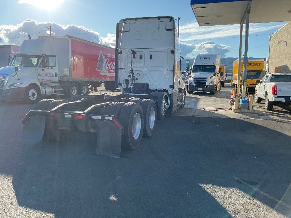 Sleeper Tractor-Heavy Duty Tractors-Freightliner-2020-T12684ST-Clackamas-OR-526,376\n\t\tmiles-$ 70,500 - Image 7