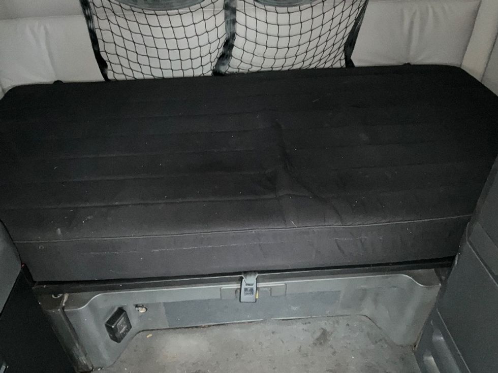 Sleeper Tractor-Heavy Duty Tractors-Freightliner-2020-T12684ST-Portland-OR-539,787\n\t\tmiles-$ 69,000 - Image 17