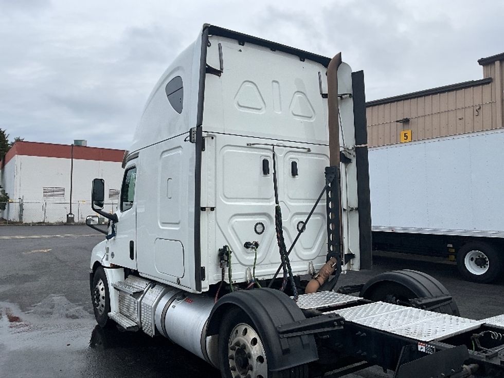 Sleeper Tractor-Heavy Duty Tractors-Freightliner-2020-T12684ST-Portland-OR-539,787\n\t\tmiles-$ 69,000 - Image 25