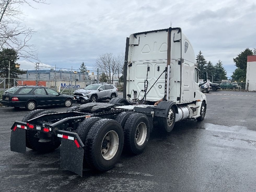 Sleeper Tractor-Heavy Duty Tractors-Freightliner-2020-T12684ST-Portland-OR-539,787\n\t\tmiles-$ 69,000 - Image 7
