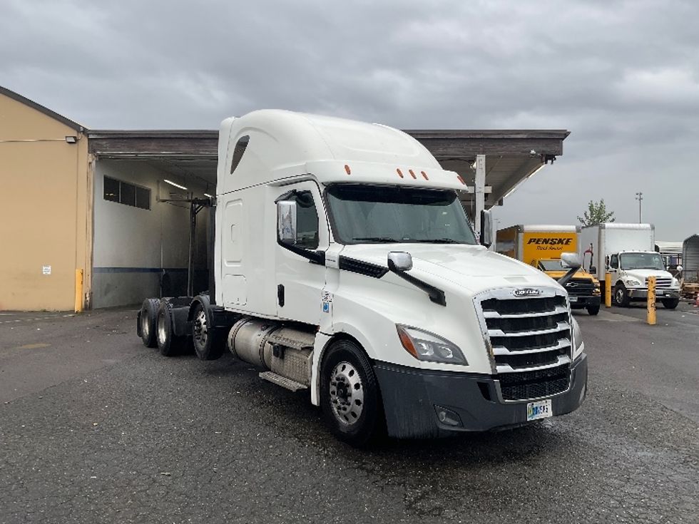 Sleeper Tractor-Heavy Duty Tractors-Freightliner-2020-T12684ST-Tacoma-WA-420,214\n\t\tmiles-$ 79,500 - Image 1