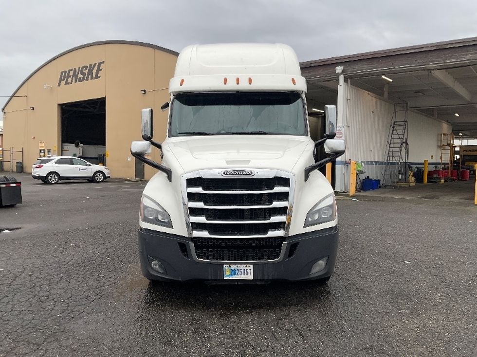 Sleeper Tractor-Heavy Duty Tractors-Freightliner-2020-T12684ST-Tacoma-WA-420,214\n\t\tmiles-$ 79,500 - Image 2