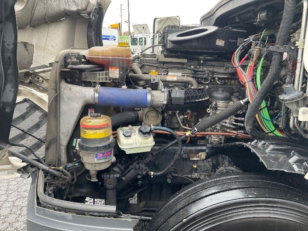 Sleeper Tractor-Heavy Duty Tractors-Freightliner-2020-T12684ST-Tacoma-WA-420,214\n\t\tmiles-$ 79,500 - Image 21