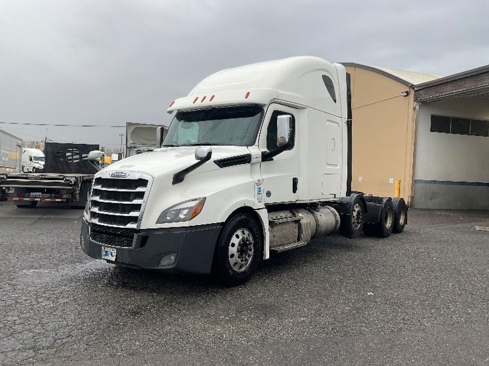 Sleeper Tractor-Heavy Duty Tractors-Freightliner-2020-T12684ST-Tacoma-WA-420,214\n\t\tmiles-$ 79,500 - Image 3