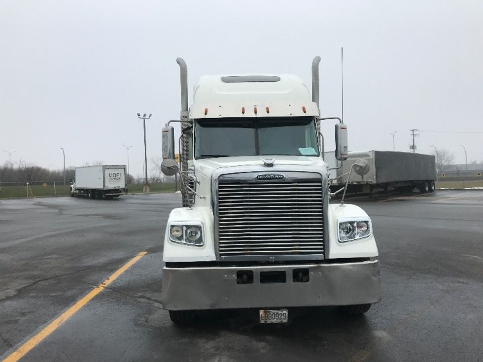 Sleeper Tractor-Heavy Duty Tractors-Freightliner-2021-D12264SD-Saint Laurent-PQ-789,995\n\t\tkm-$ 93,250 - Image 2