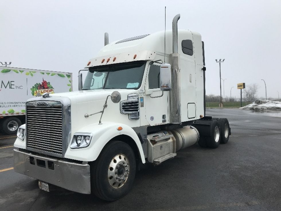 Sleeper Tractor-Heavy Duty Tractors-Freightliner-2021-D12264SD-Saint Laurent-PQ-789,995\n\t\tkm-$ 93,250 - Image 3