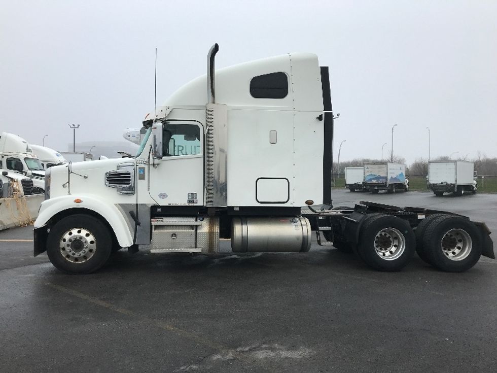 Sleeper Tractor-Heavy Duty Tractors-Freightliner-2021-D12264SD-Saint Laurent-PQ-789,995\n\t\tkm-$ 93,250 - Image 4