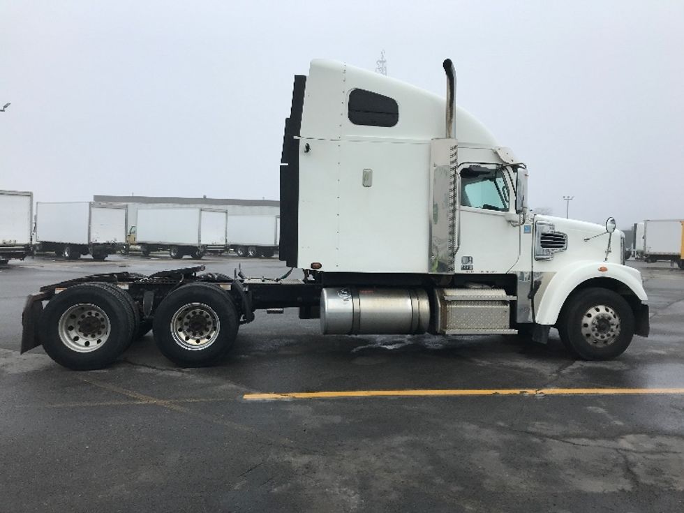 Sleeper Tractor-Heavy Duty Tractors-Freightliner-2021-D12264SD-Saint Laurent-PQ-789,995\n\t\tkm-$ 93,250 - Image 8